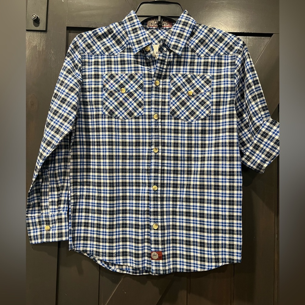 * 4/$20
NWT Blue & Navy Longsleeve Button Down Shirt Size 10